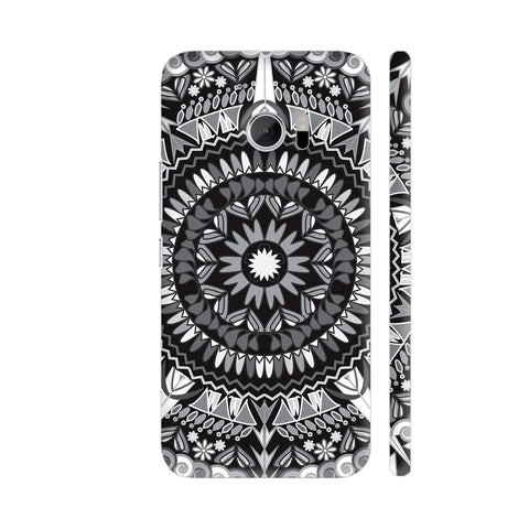 Mandala In Black And White HTC 10 / 10 Lifestyle Cover| Artist: Sangeetha
